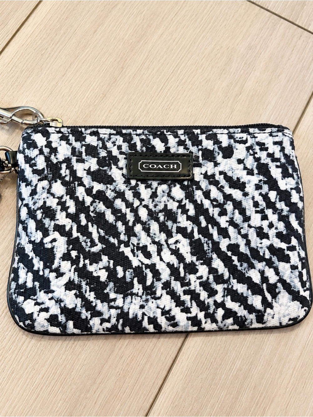 Coach Donegal Black White Wristlet Wallet